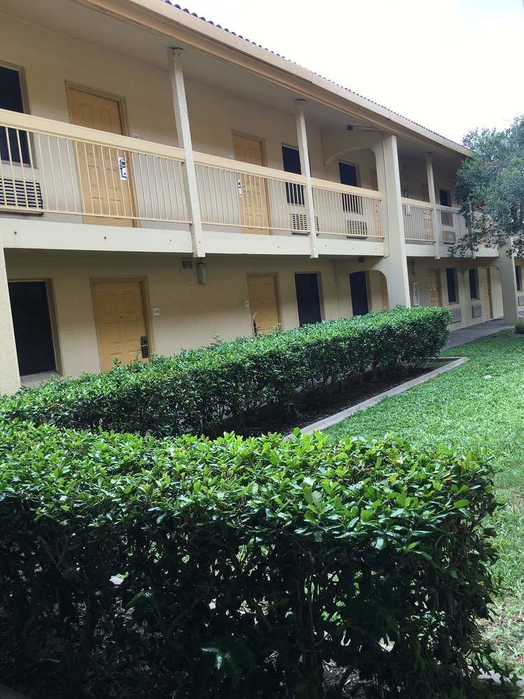 Red Roof Inn Houston East I-10 Exterior foto