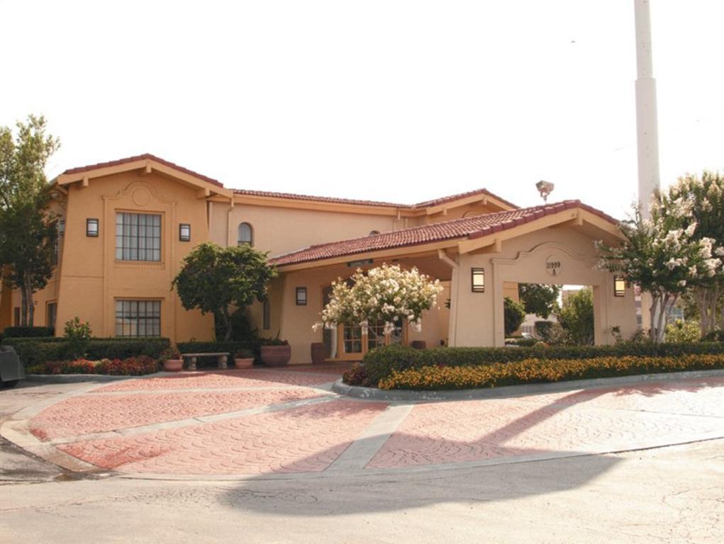 Red Roof Inn Houston East I-10 Exterior foto